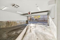 Garage -