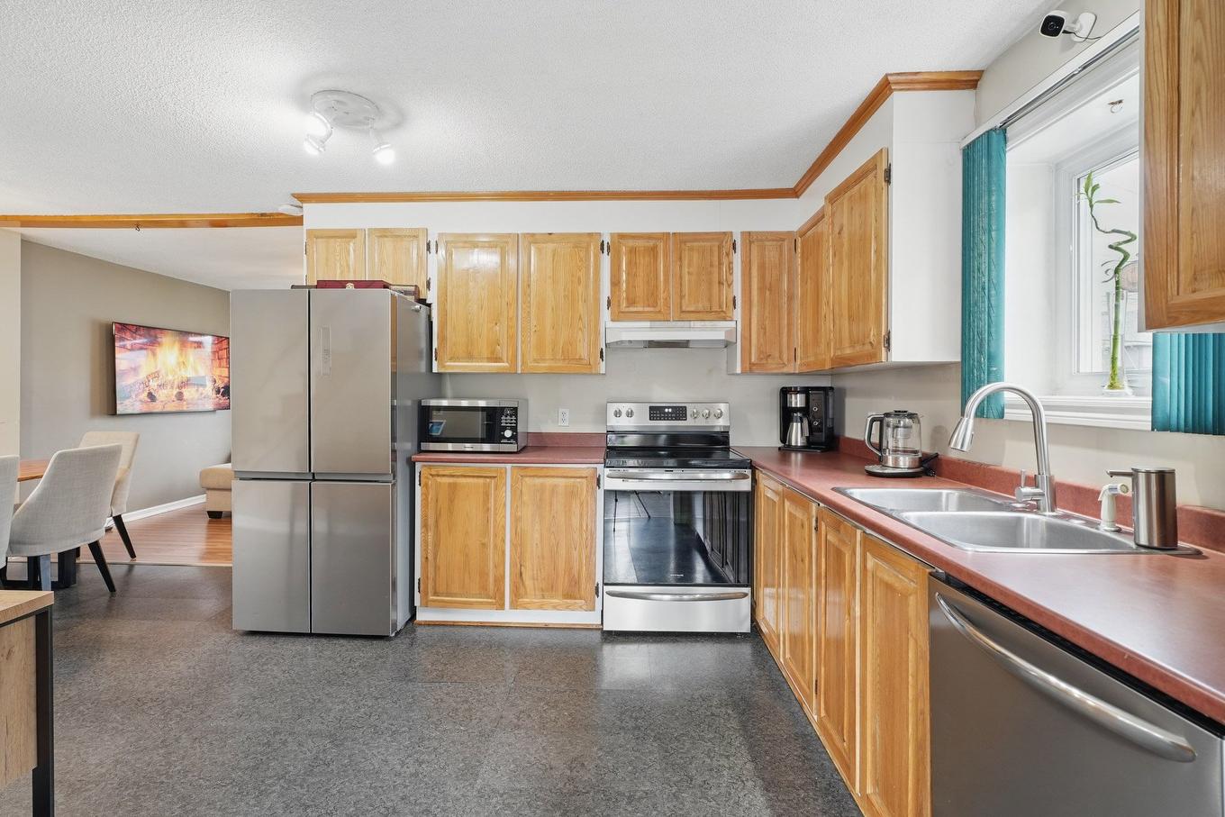 Cuisine - 12 Boul. Lorrain, Gatineau (Gatineau), QC - Indoor Photo Showing Kitchen With Double Sink