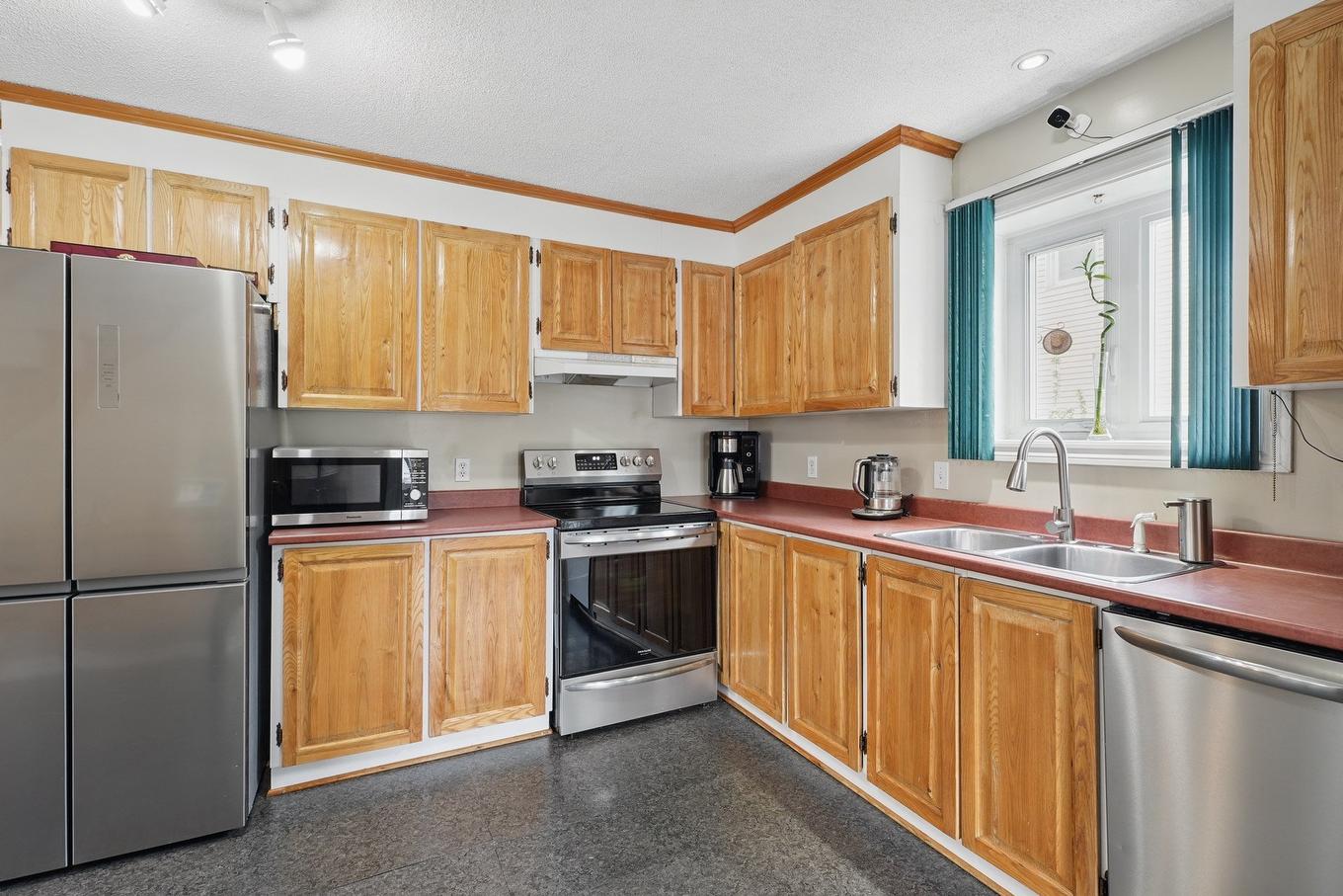 Cuisine - 12 Boul. Lorrain, Gatineau (Gatineau), QC - Indoor Photo Showing Kitchen With Double Sink