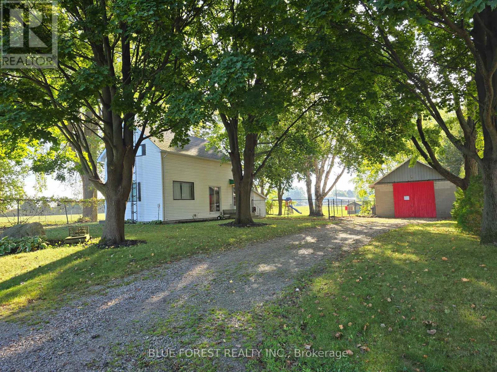 138 Centre Street, West Elgin (Rodney), ON - Outdoor