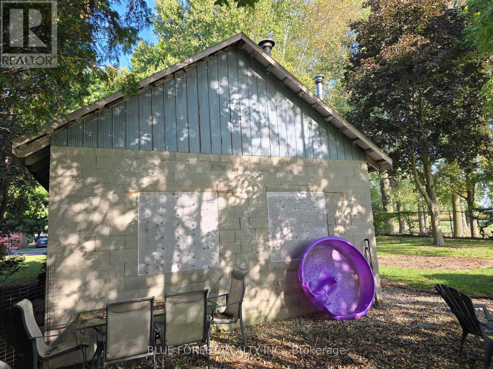 138 Centre Street, West Elgin (Rodney), ON - Outdoor