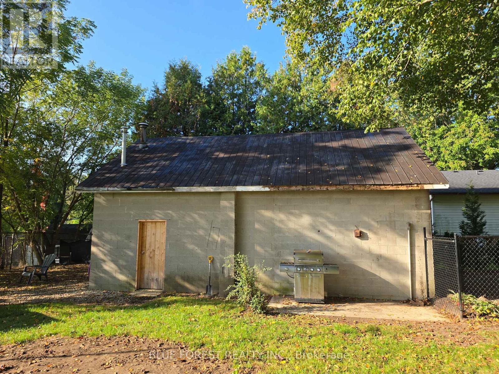 138 Centre Street, West Elgin (Rodney), ON - Outdoor