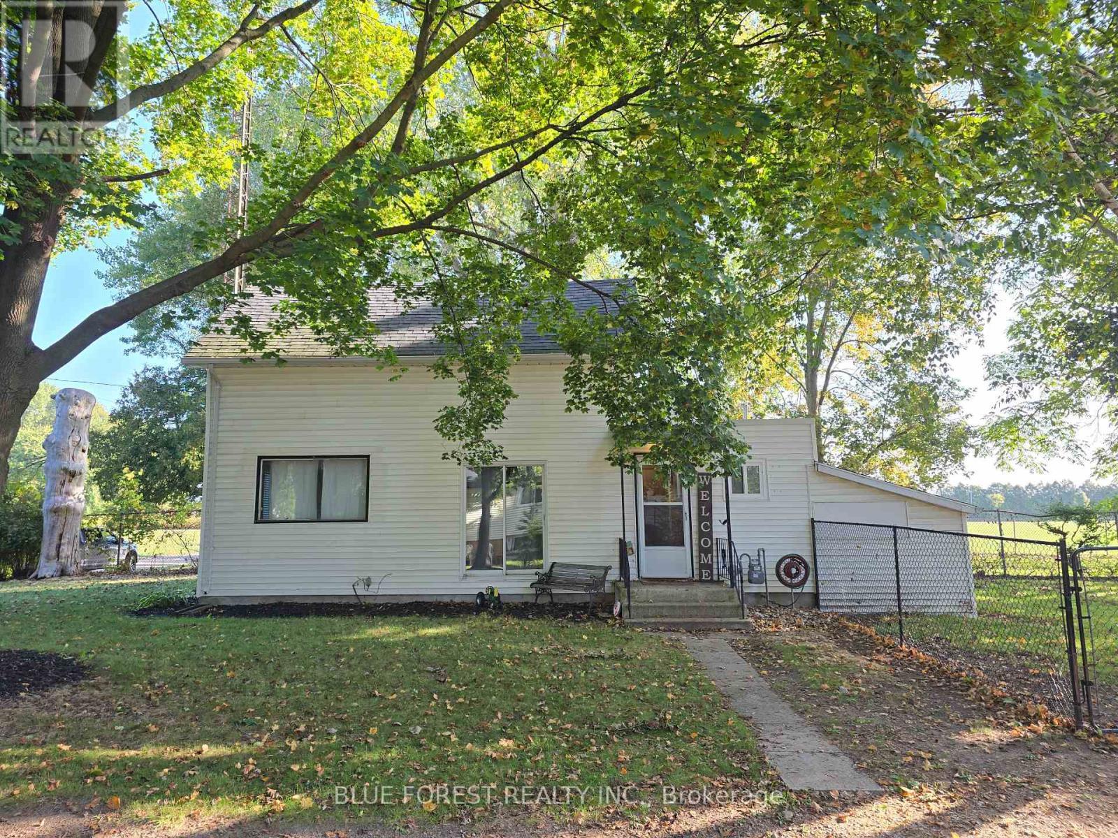 138 Centre Street, West Elgin (Rodney), ON - Outdoor