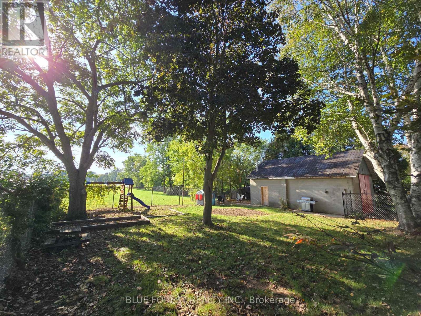 138 Centre Street, West Elgin (Rodney), ON - Outdoor