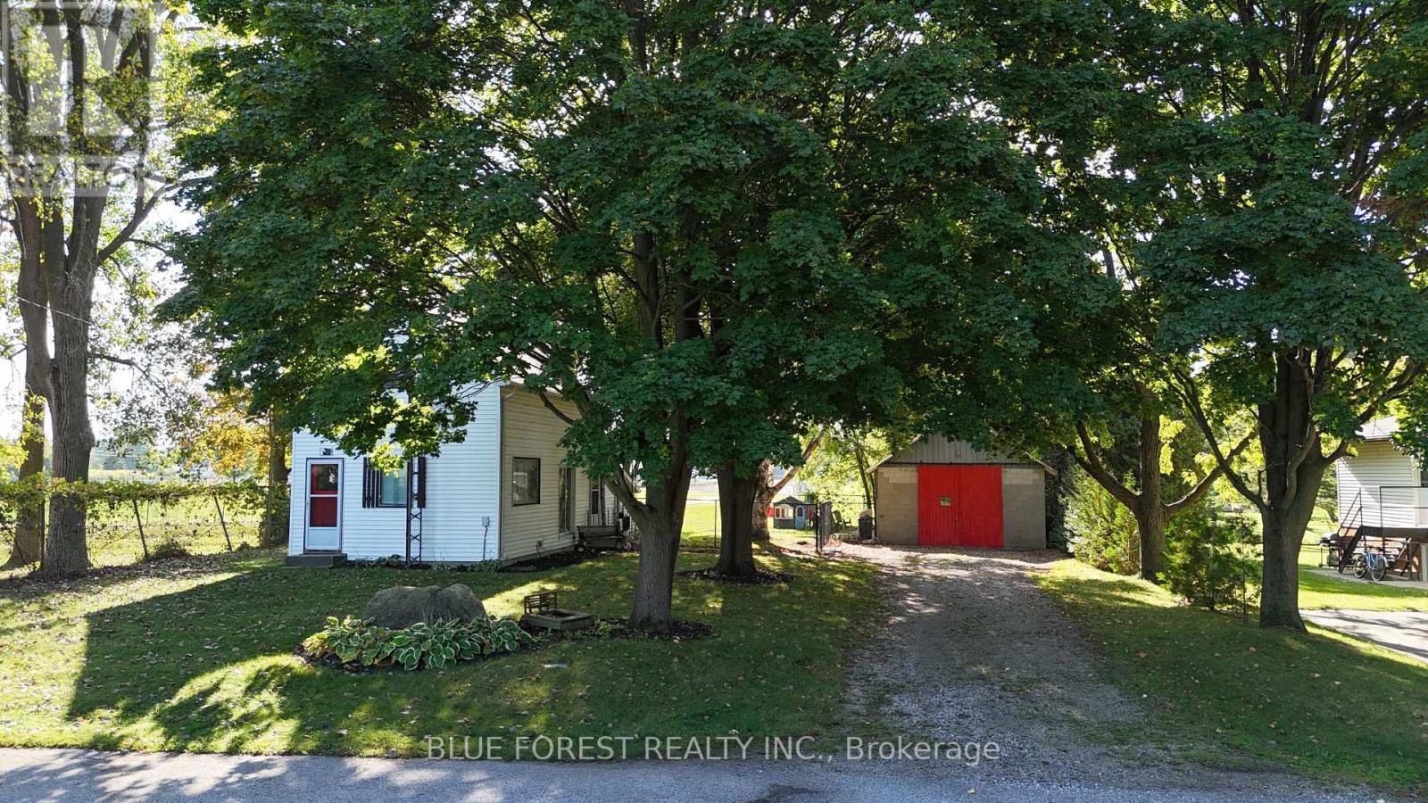 138 Centre Street, West Elgin (Rodney), ON - Outdoor