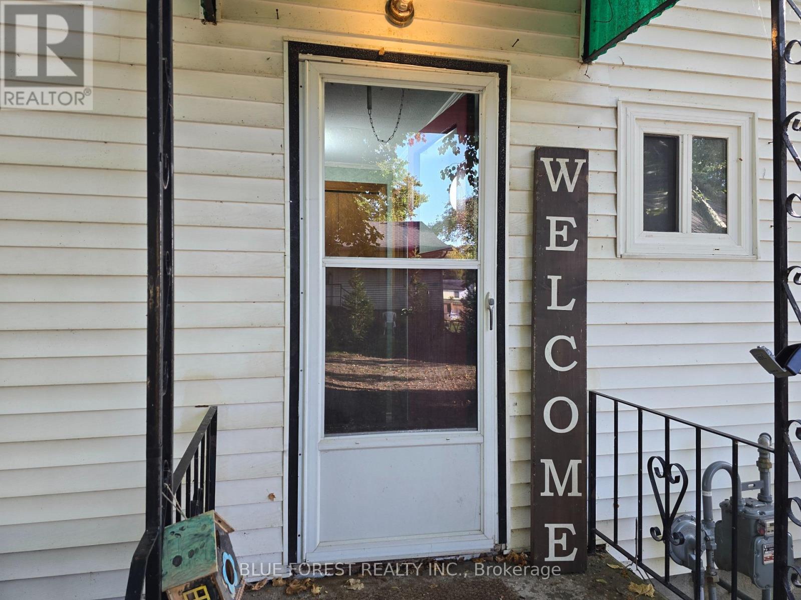 138 Centre Street, West Elgin (Rodney), ON - Outdoor With Exterior