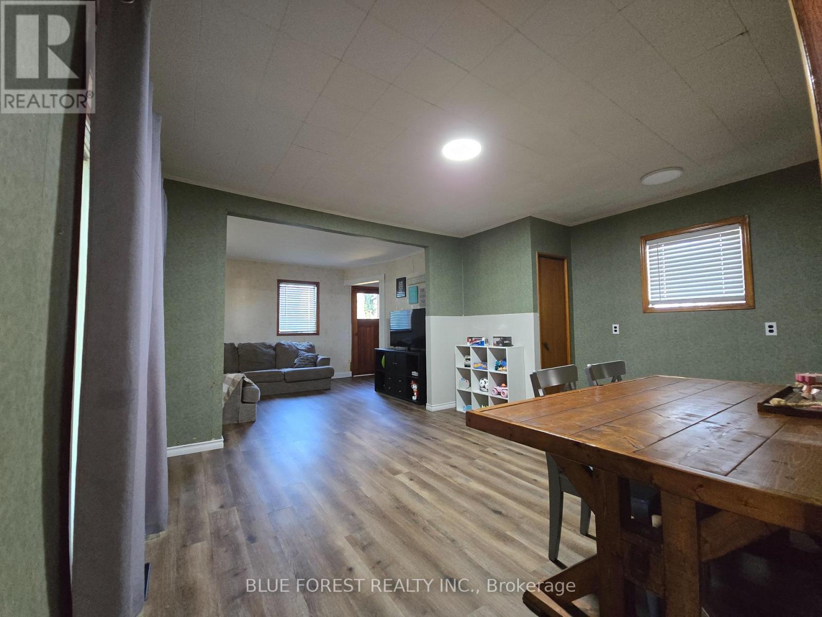 138 Centre Street, West Elgin (Rodney), ON - Indoor