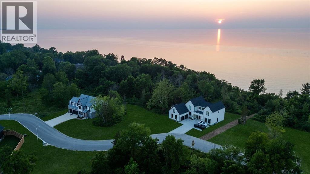 7049 Blue Coast Heights, Plympton-Wyoming, ON