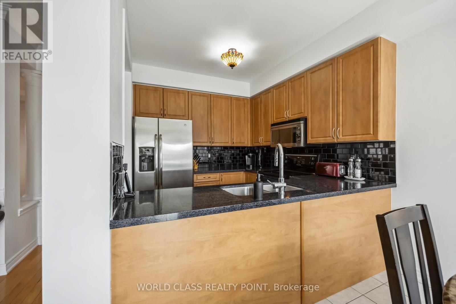 131 Lormel Gate, Vaughan, ON - Indoor Photo Showing Kitchen With Double Sink