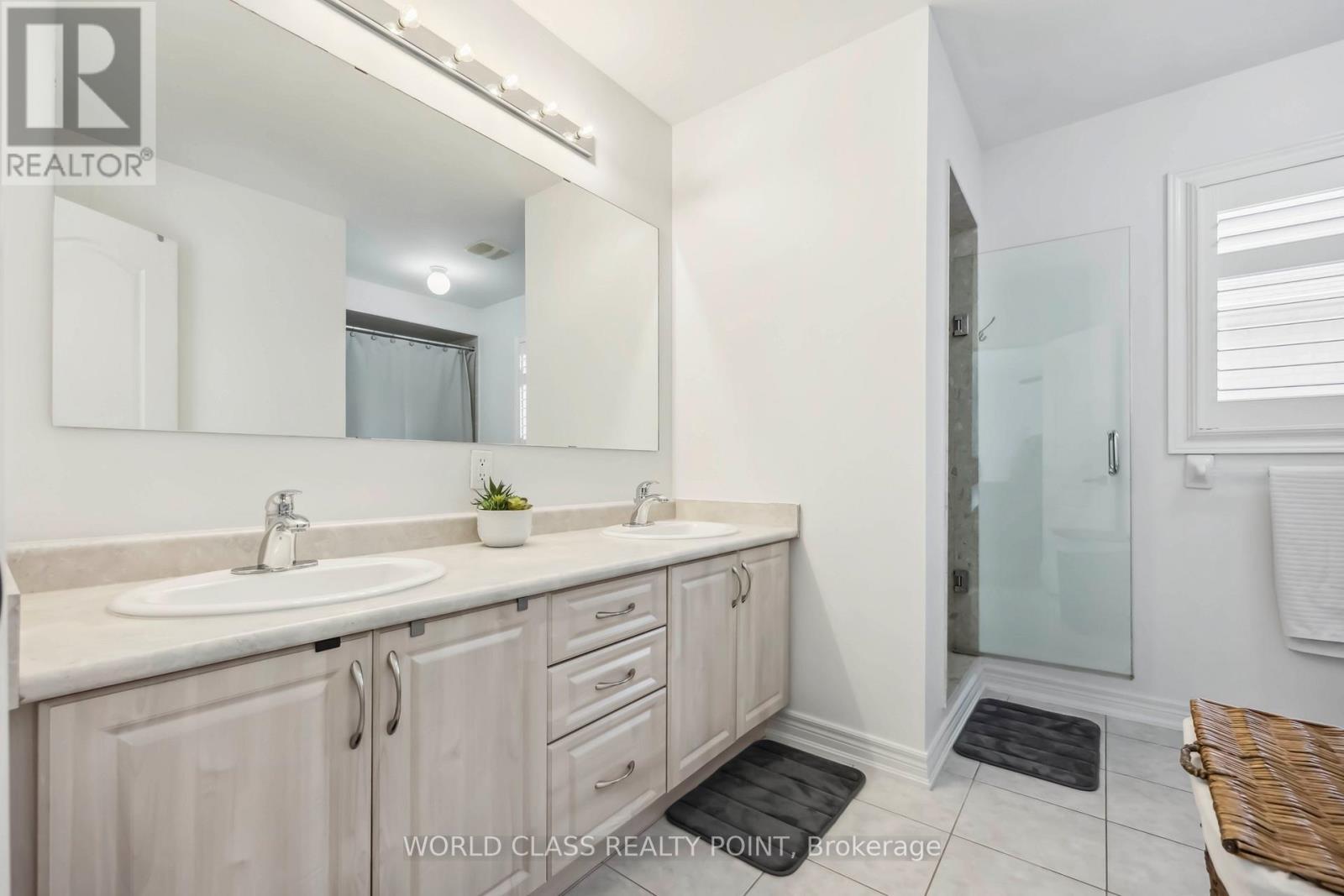131 Lormel Gate, Vaughan, ON - Indoor Photo Showing Bathroom