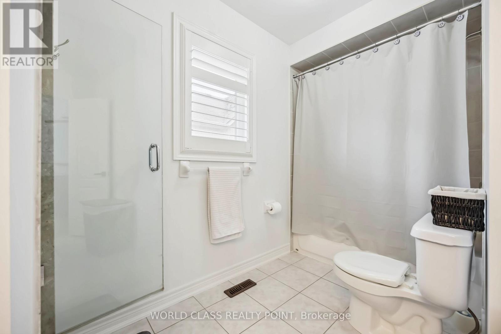 131 Lormel Gate, Vaughan, ON - Indoor Photo Showing Bathroom