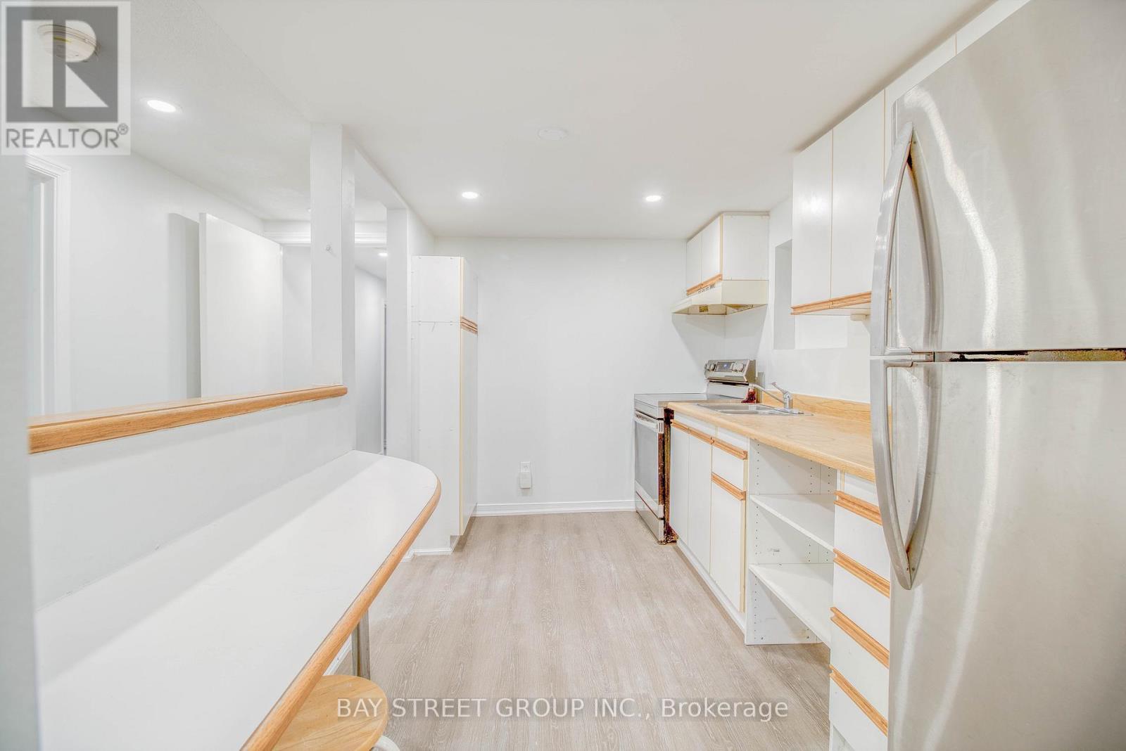 Basement #2 - 65 Davis Road N, Aurora, ON - Indoor