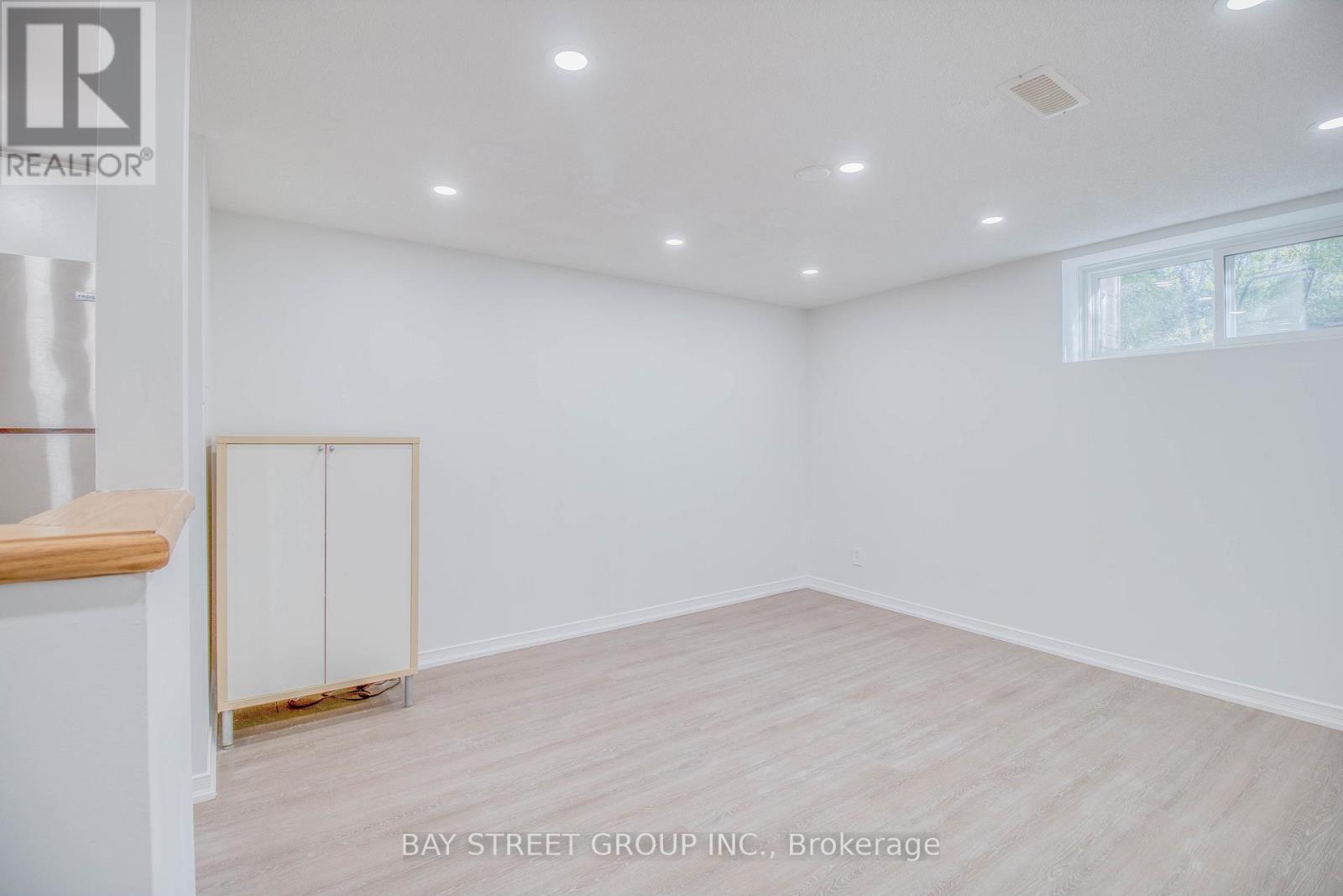 Basement #2 - 65 Davis Road N, Aurora, ON - Indoor