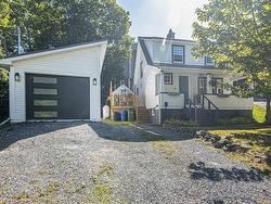 30 Woodbury Drive  Halifax, NS B3M 1Z5