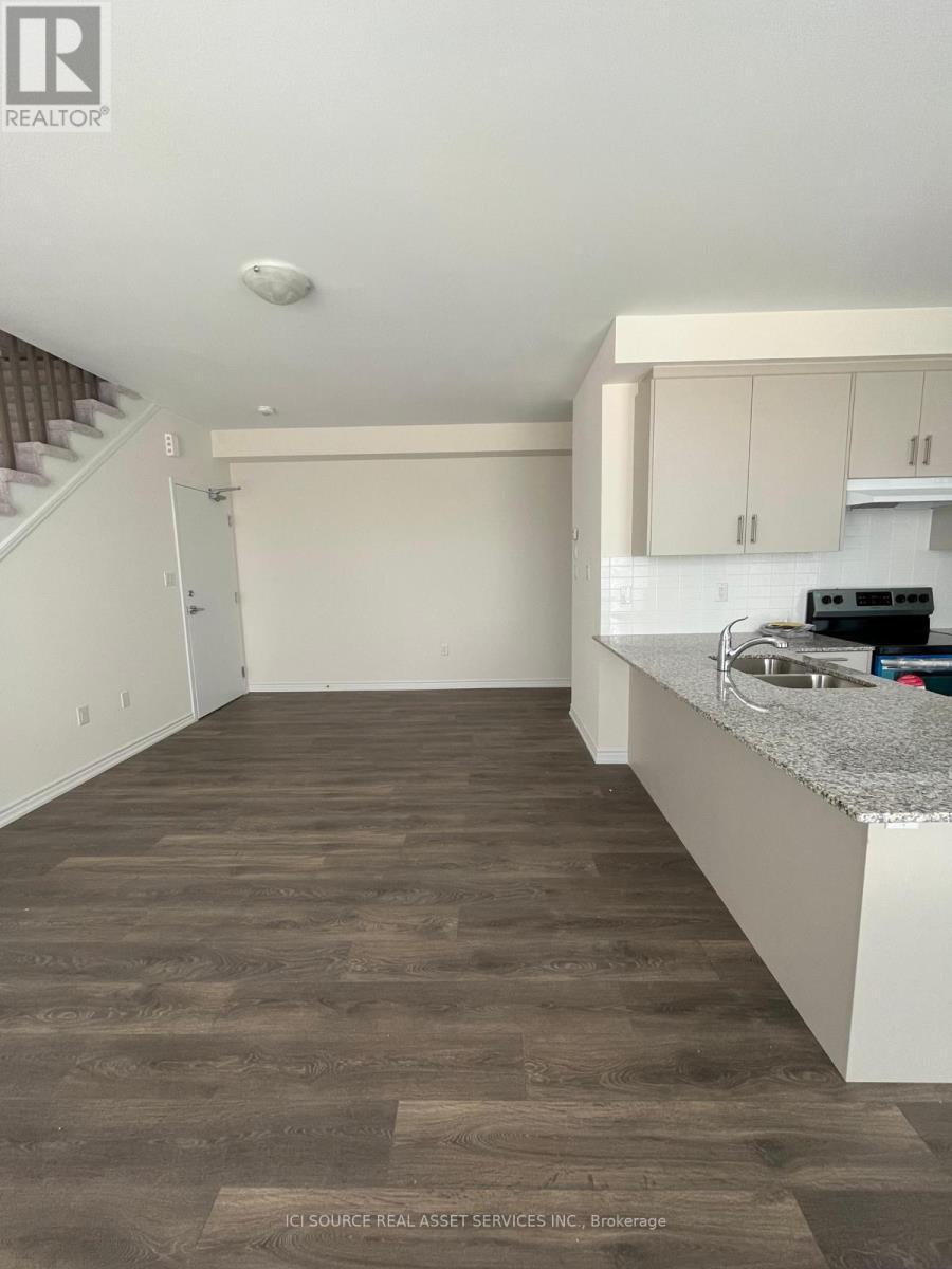 55 - 70 Knotsberry Circle, Brampton, ON - Indoor Photo Showing Kitchen