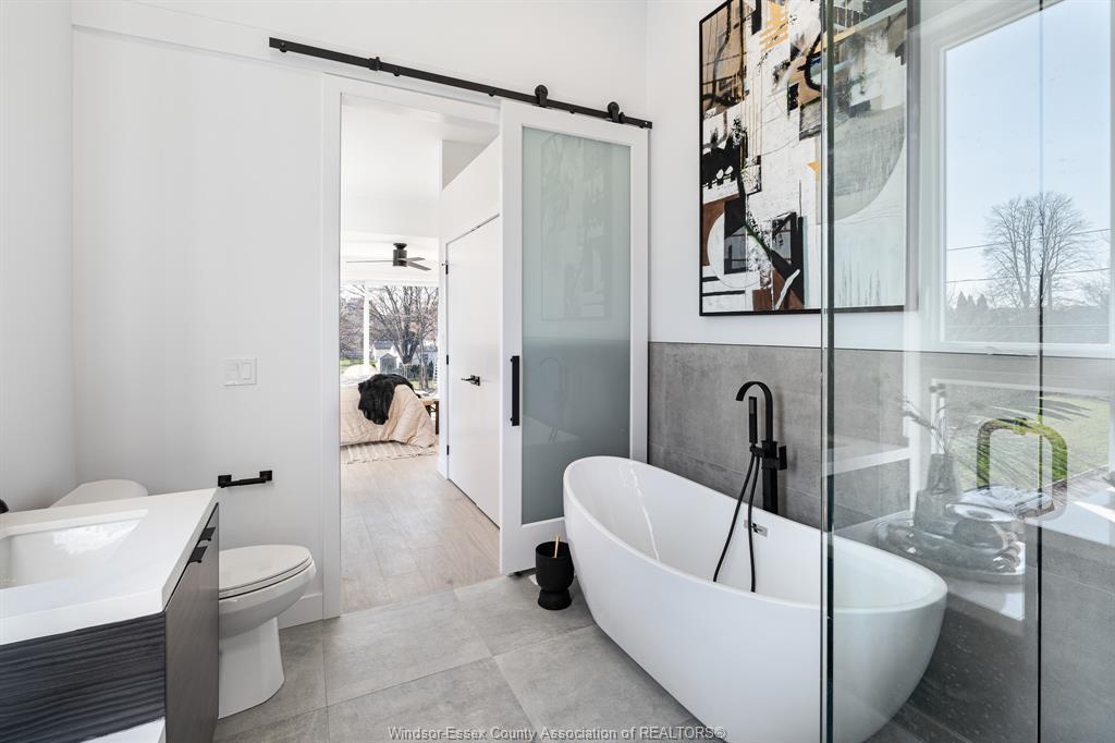 2035 Seneca Street, Windsor, ON