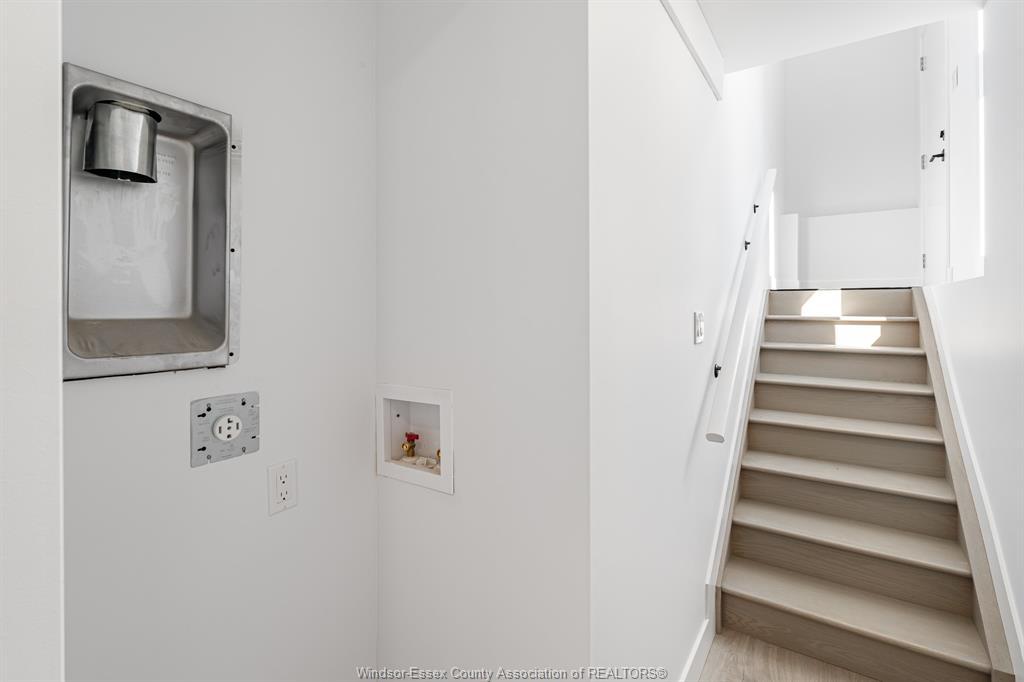 2035 Seneca Street, Windsor, ON