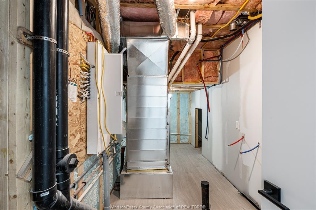 2035 Seneca Street, Windsor, ON