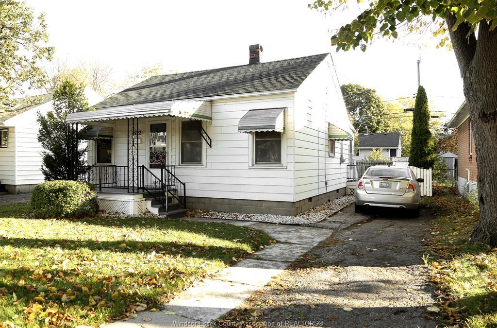 1922 Central, Windsor, ON