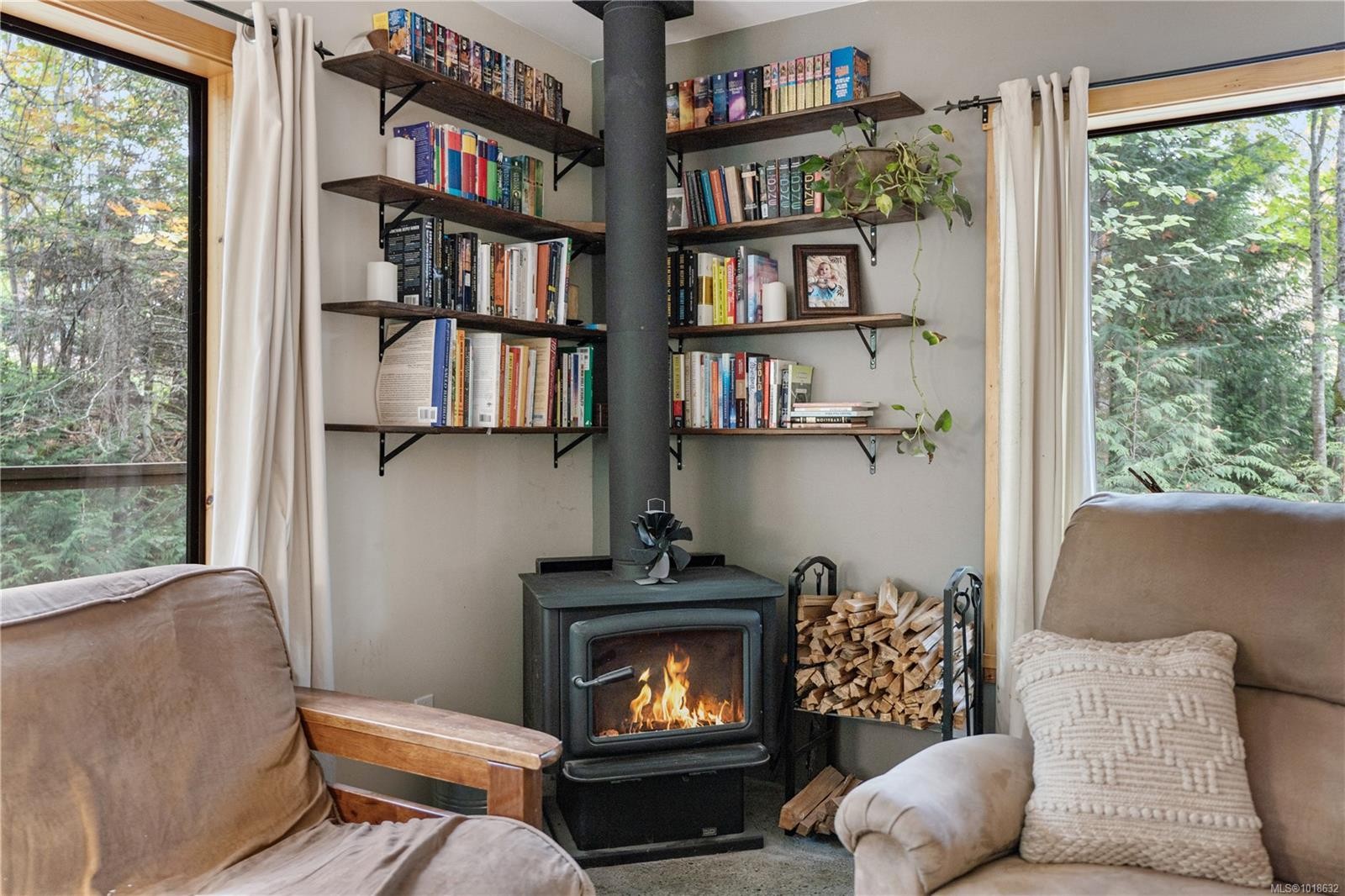 338 Walkers Hook Rd, Salt Spring, BC