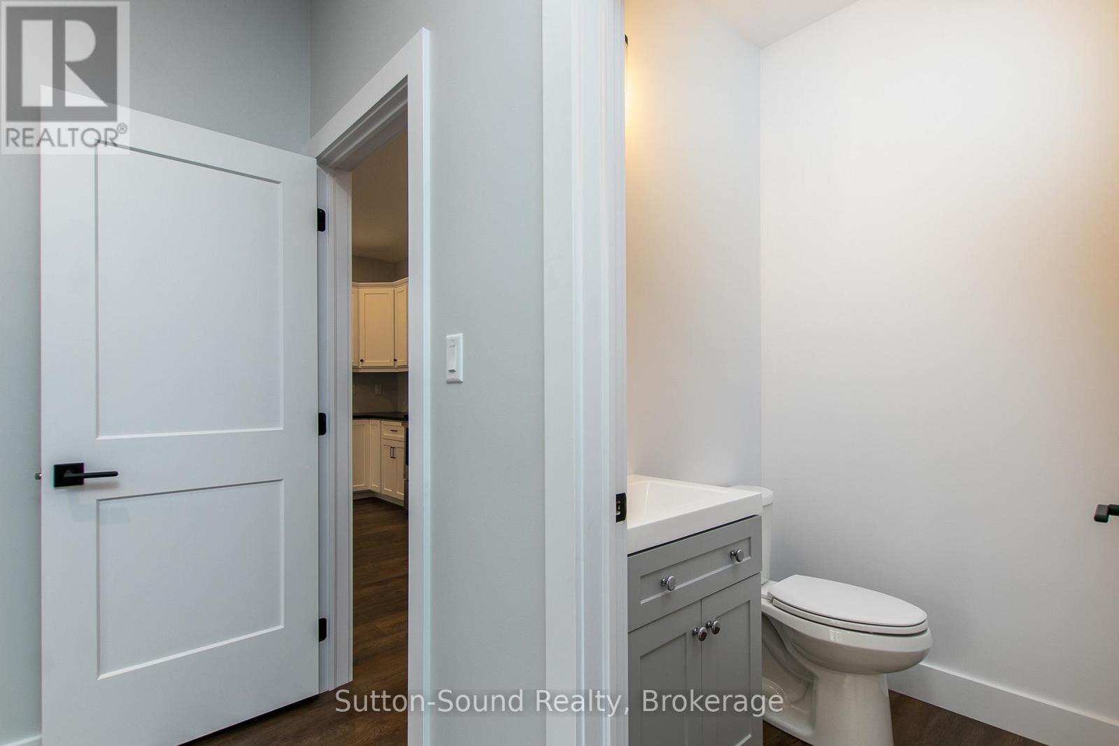 5 - 202 Queen Street W, South Bruce Peninsula, ON - Indoor Photo Showing Bathroom