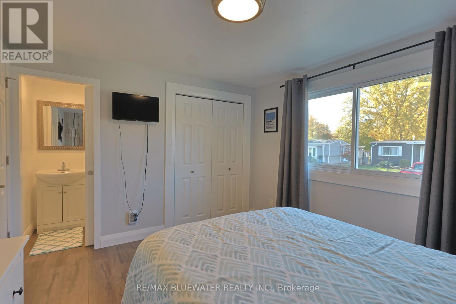 79 Pebble Beach Parkway, South Huron (Stephen), ON - Indoor Photo Showing Bedroom