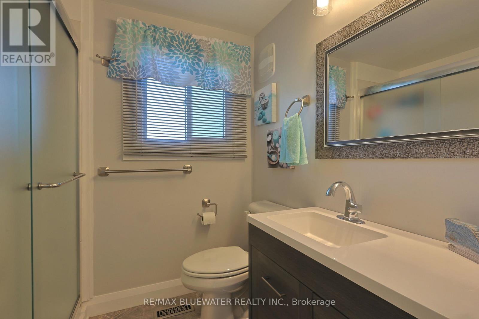 79 Pebble Beach Parkway, South Huron (Stephen), ON - Indoor Photo Showing Bathroom