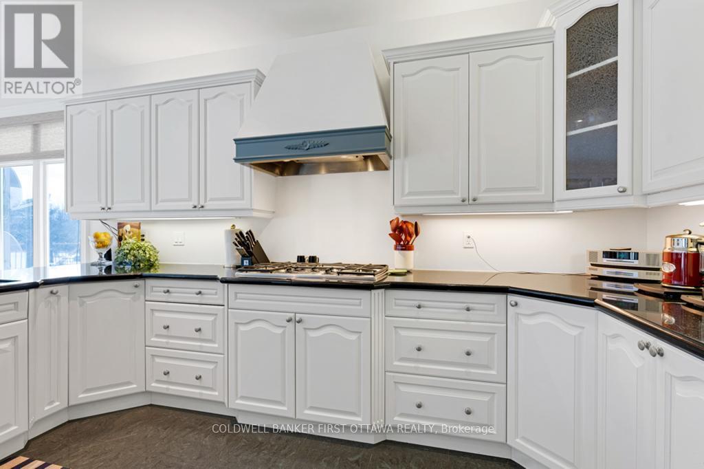 Endless storage and prep space - 556 West Point Drive, Drummond/North Elmsley, ON - Indoor Photo Showing Kitchen