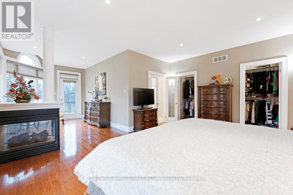 Primary suite sitting nook - 556 West Point Drive, Drummond/North Elmsley, ON - Indoor Photo Showing Bedroom