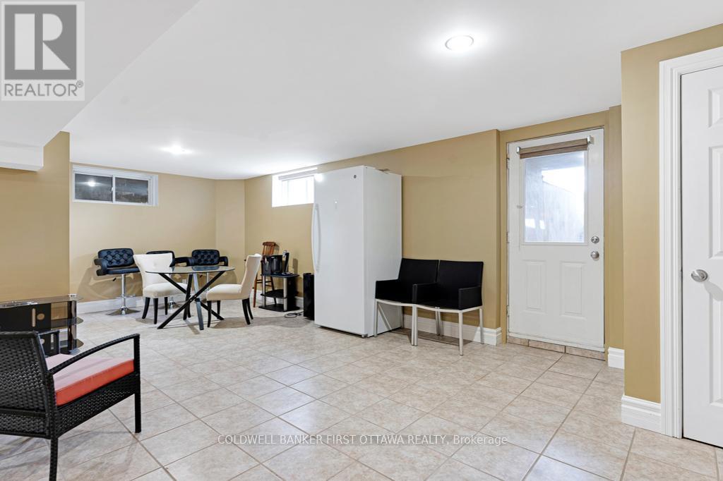 Lower level door to outside - 556 West Point Drive, Drummond/North Elmsley, ON - Indoor Photo Showing Other Room