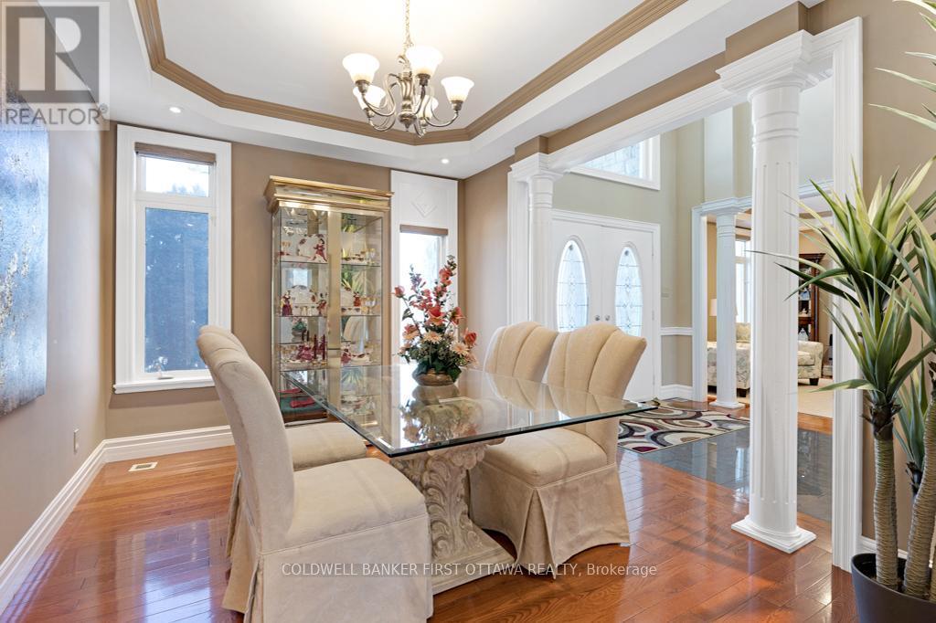 To right of foyer is formal dining room - 556 West Point Drive, Drummond/North Elmsley, ON - Indoor