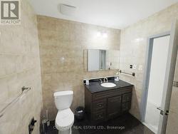 Main 4pc Bathroom -