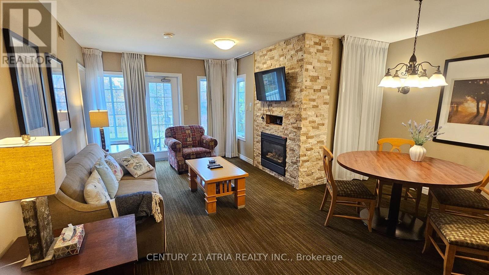 2074/75 - 90 Highlands Drive, Oro-Medonte, ON - Indoor With Fireplace