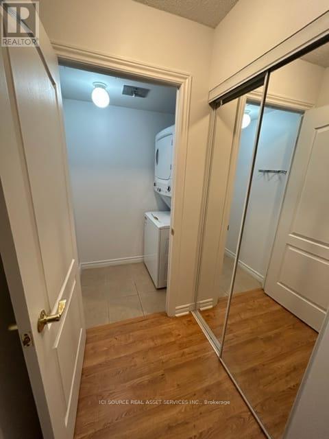 408 - 3840 Bathurst Street, Toronto, ON - Indoor Photo Showing Laundry Room