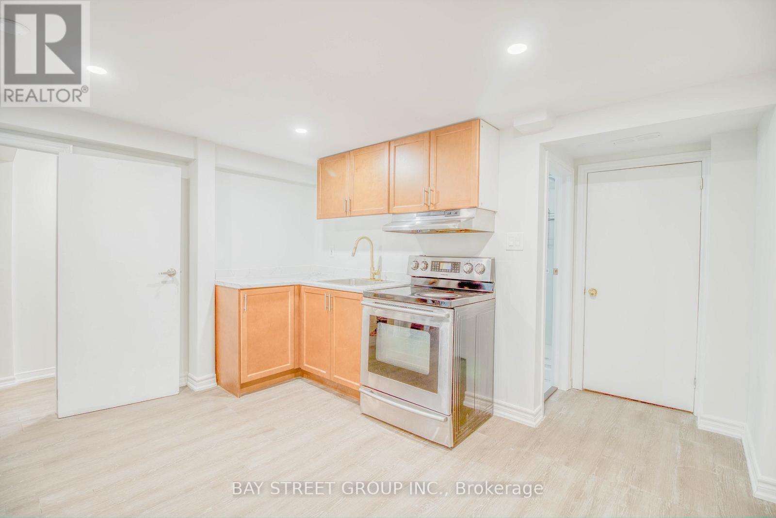Basement #1 - 65 Davis Road N, Aurora, ON - Indoor Photo Showing Kitchen