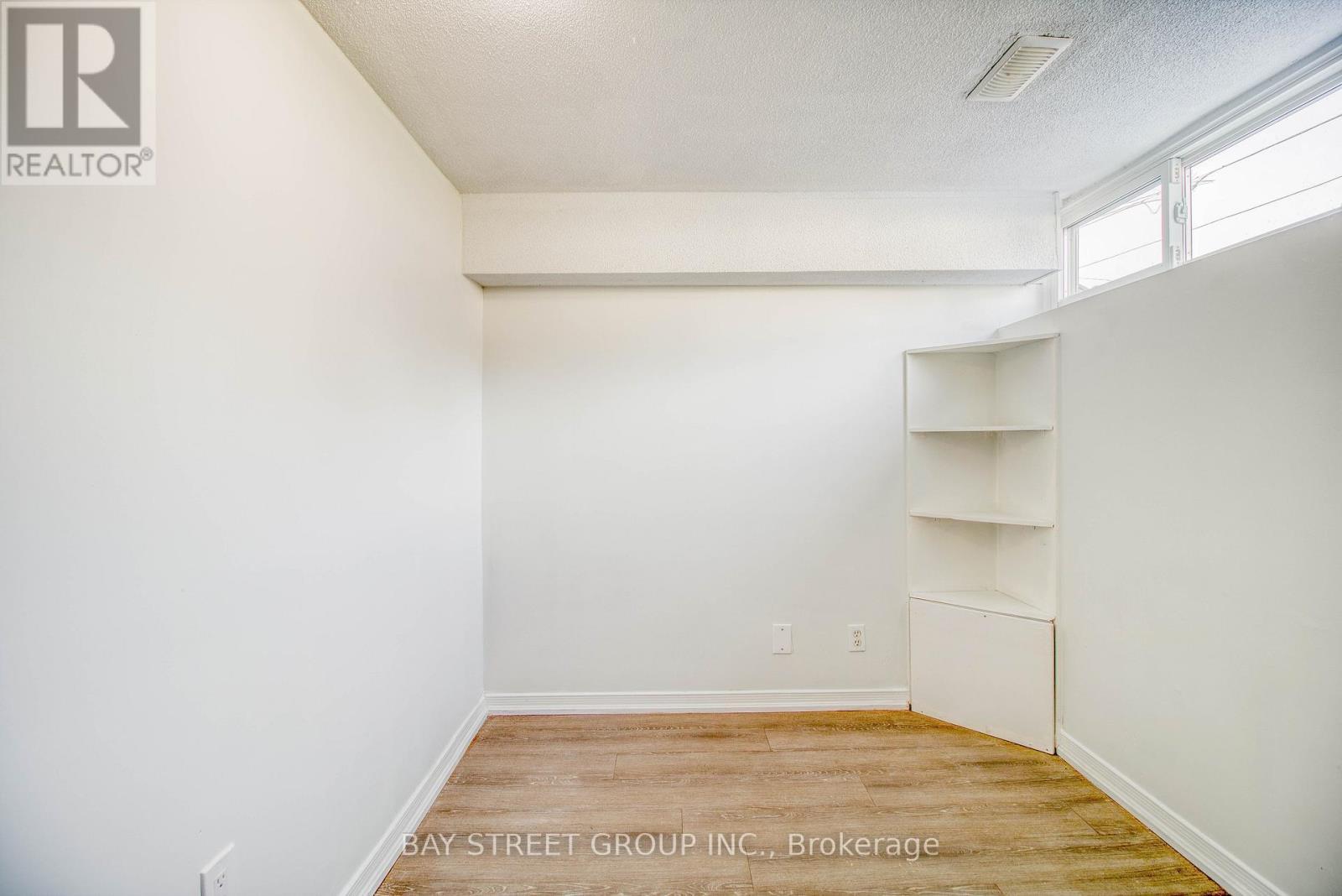 Basement #1 - 65 Davis Road N, Aurora, ON - Indoor