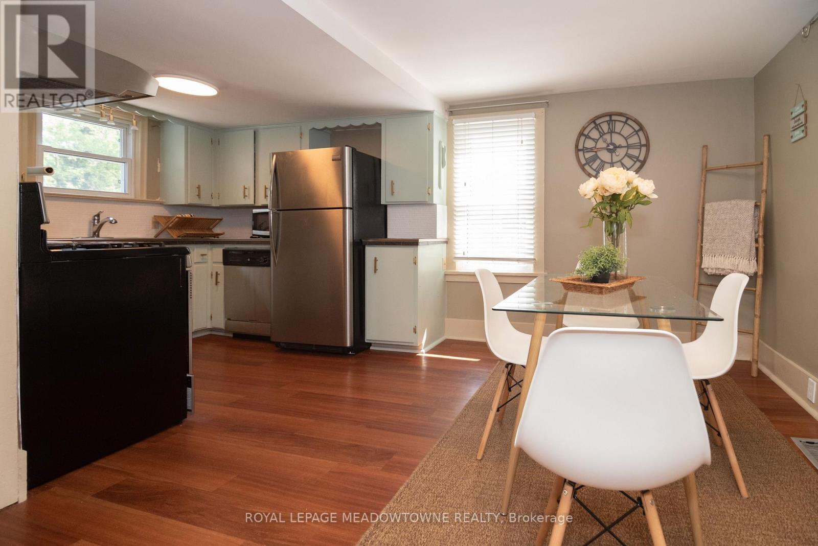 5853 Mcleod Road, Niagara Falls, ON - Indoor