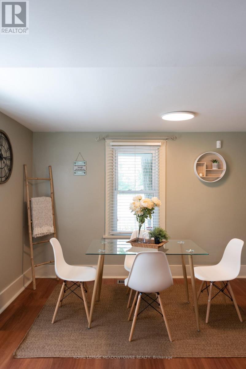 5853 Mcleod Road, Niagara Falls, ON - Indoor