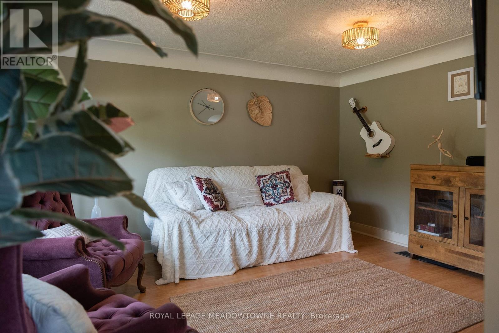 5853 Mcleod Road, Niagara Falls, ON - Indoor