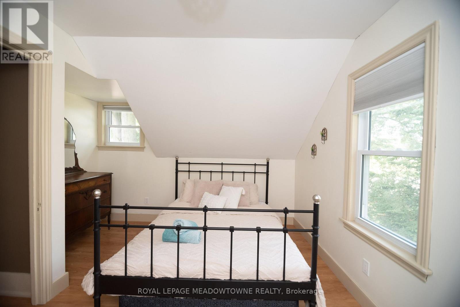 5853 Mcleod Road, Niagara Falls, ON - Indoor Photo Showing Other Room