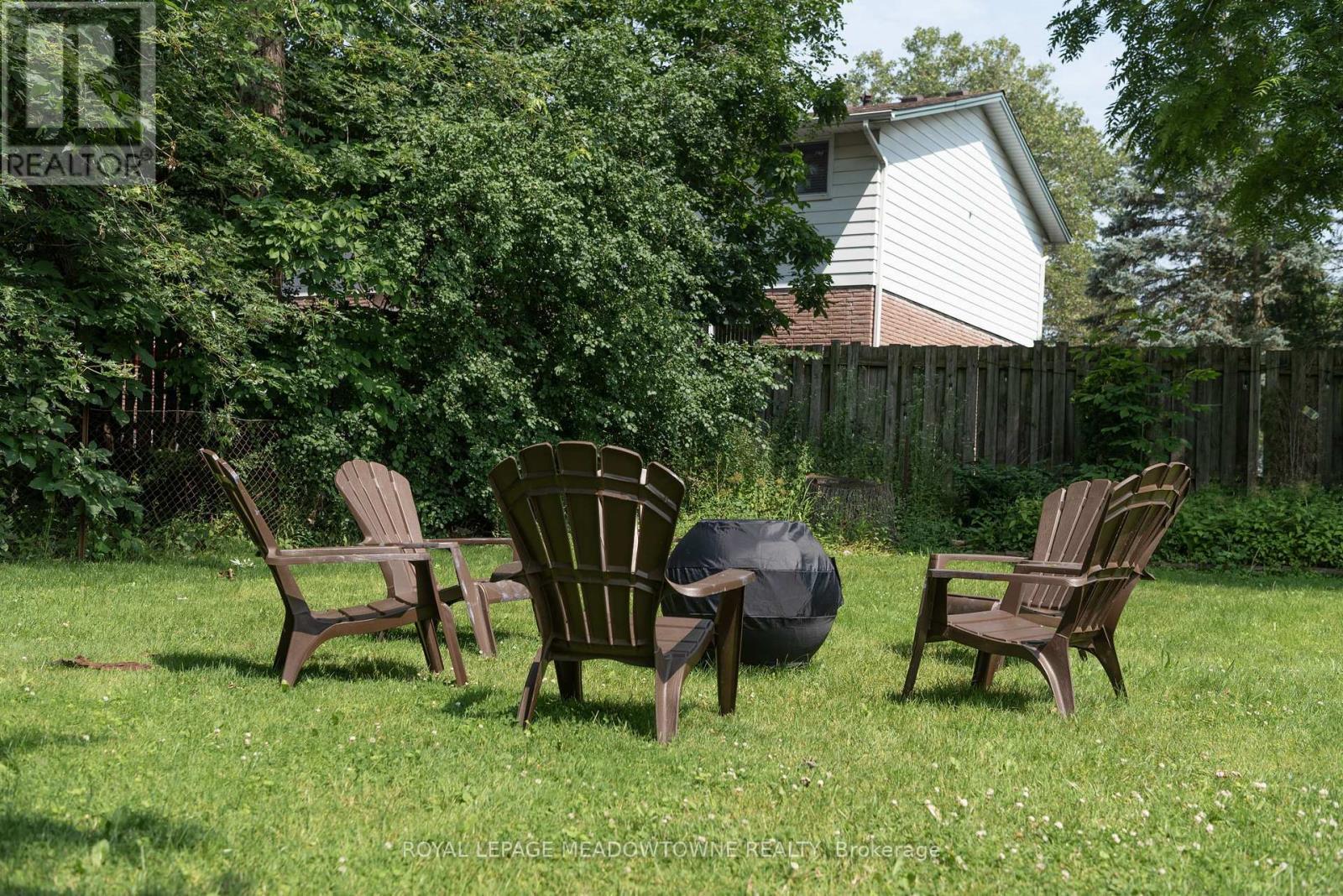 5853 Mcleod Road, Niagara Falls, ON - Outdoor