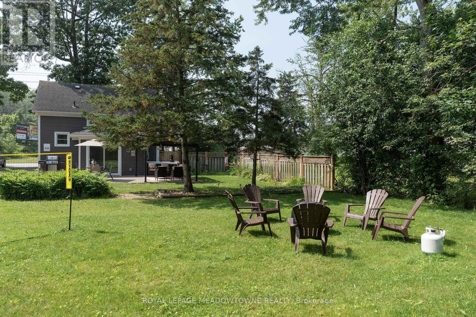 5853 Mcleod Road, Niagara Falls, ON - Outdoor