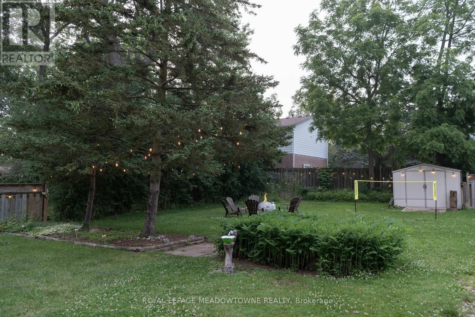 5853 Mcleod Road, Niagara Falls, ON - Outdoor With Backyard