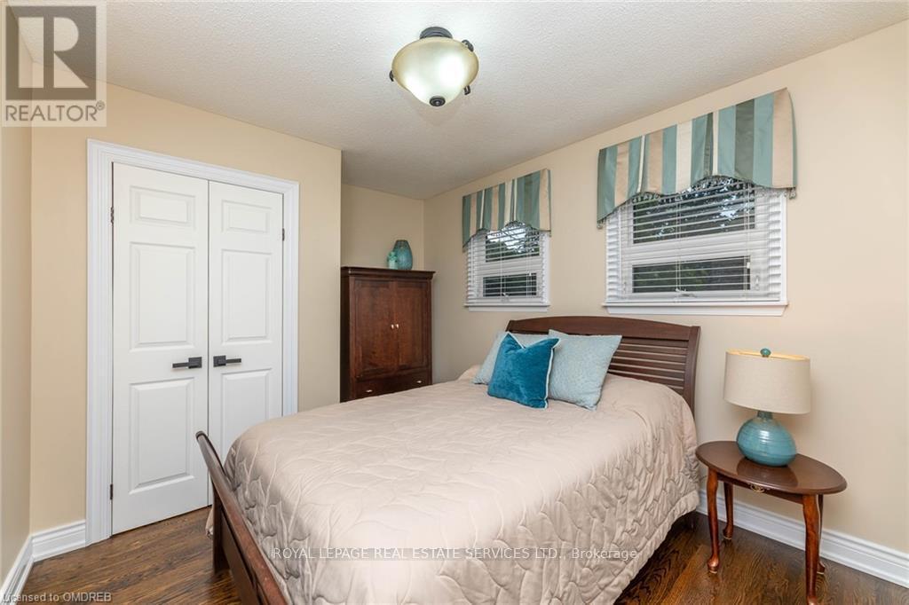 2123 Kawartha Crescent, Mississauga, ON - Indoor Photo Showing Bedroom