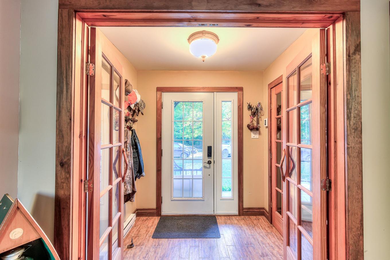 Hall d'entrée/Vestibule - 3315Z Ch. De La Rivière-Du-Nord, Mirabel, QC - Indoor Photo Showing Other Room