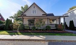 235 1re Avenue Saint-Jean-Sur-Richelieu, QC J2X 2E1