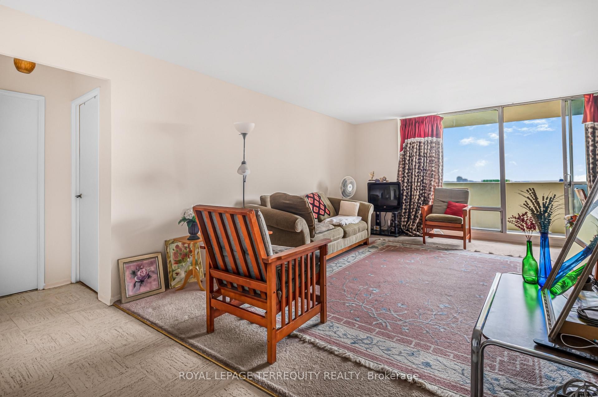 2807-5 Massey Square, Toronto, ON - Indoor