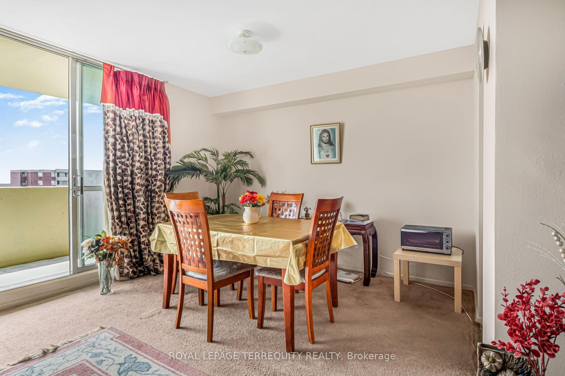 2807-5 Massey Square, Toronto, ON - Indoor Photo Showing Other Room