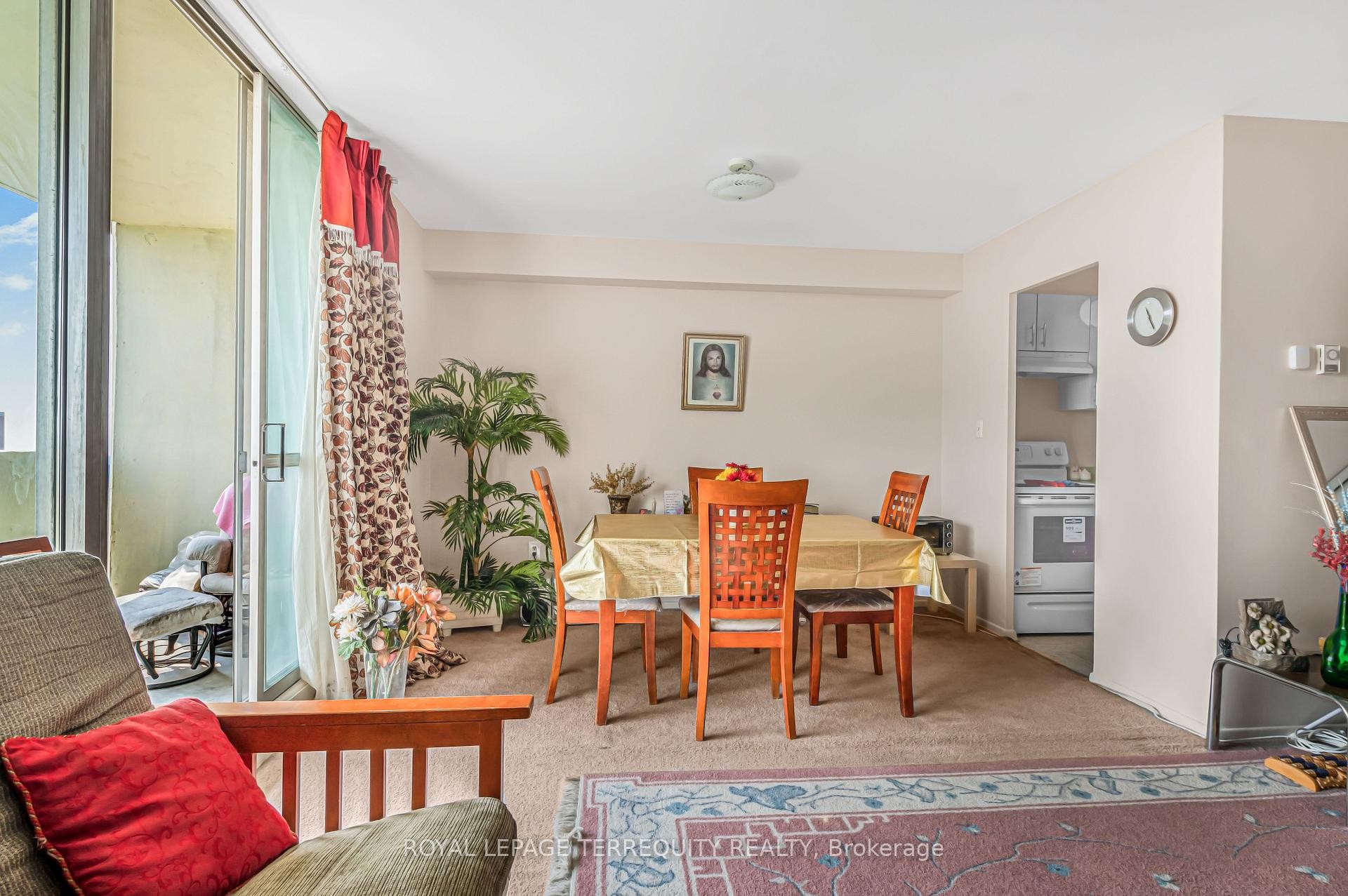 2807-5 Massey Square, Toronto, ON - Indoor