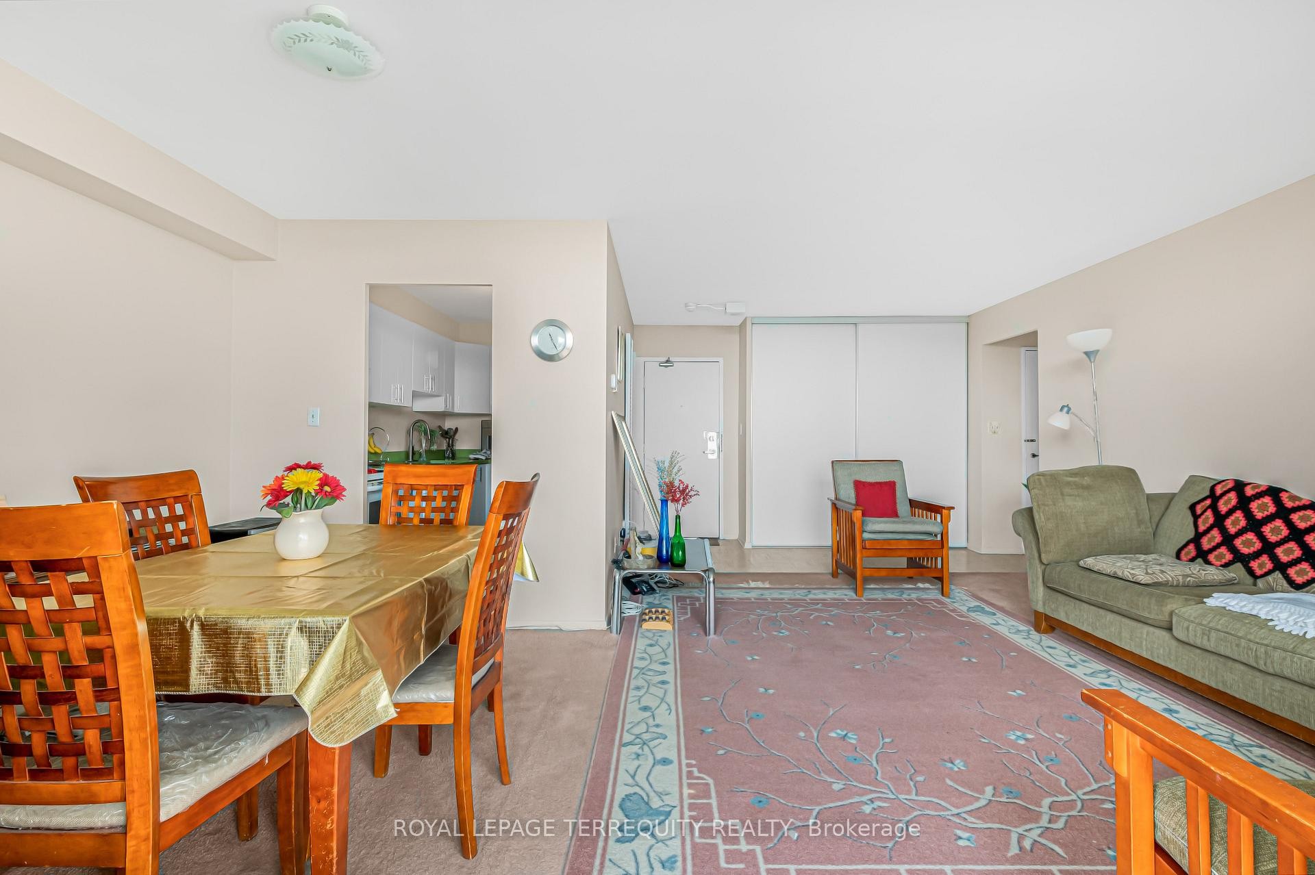 2807-5 Massey Square, Toronto, ON - Indoor